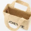 Mini font Tote loewe z napisem w rafii Mini font Tote loewe z napisem w rafii