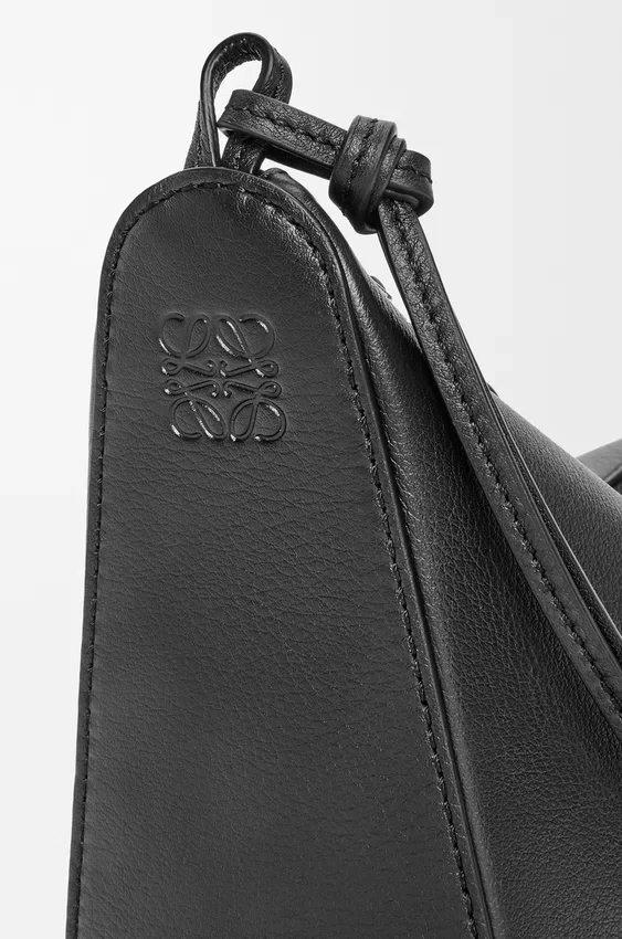 Mini Hammock Hobo z klasycznej skóry cielęcej Mini Hammock Hobo z klasycznej skóry cielęcej
