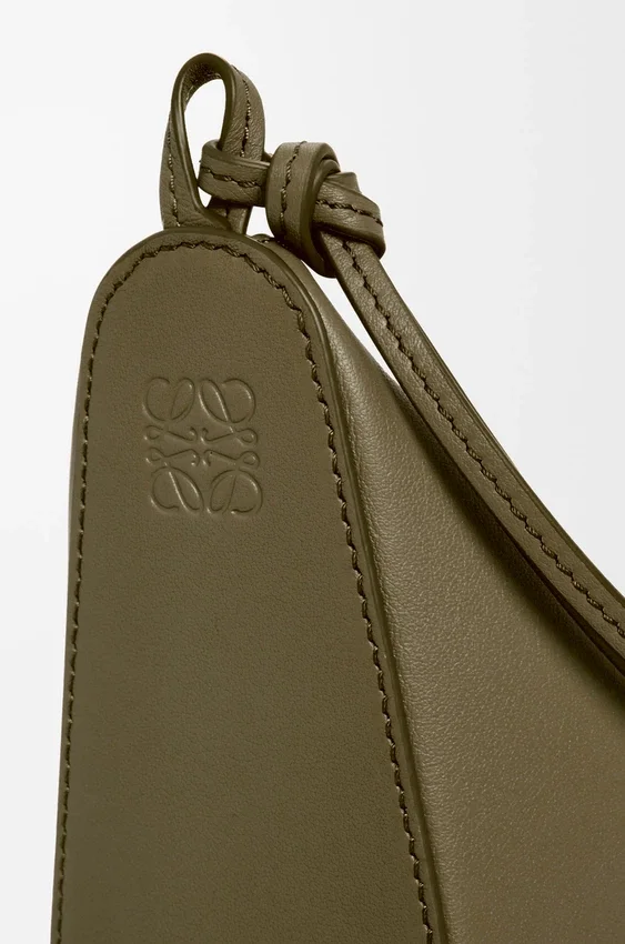 Mini Hammock Hobo z klasycznej skóry cielęcej Mini Hammock Hobo z klasycznej skóry cielęcej