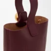 Mini torebka typu Pebble Bucket z gładkiej skóry cielęcej Mini torebka typu Pebble Bucket z gładkiej skóry cielęcej