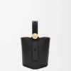Mini torebka typu Pebble Bucket z gładkiej skóry cielęcej Mini torebka typu Pebble Bucket z gładkiej skóry cielęcej
