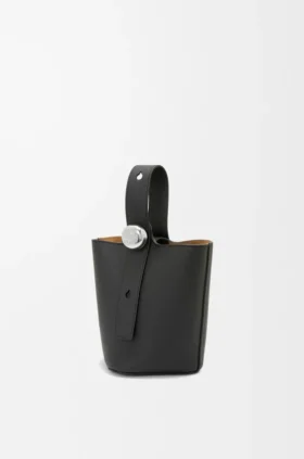 Mini torebka typu Pebble Bucket z miękkiej, ziarnistej skóry cielęcej