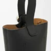 Mini torebka typu Pebble Bucket z miękkiej, ziarnistej skóry cielęcej