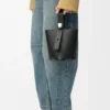 Mini torebka typu Pebble Bucket z miękkiej, ziarnistej skóry cielęcej