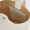 Mini torebka typu Pebble Bucket z miękkiej, ziarnistej skóry cielęcej