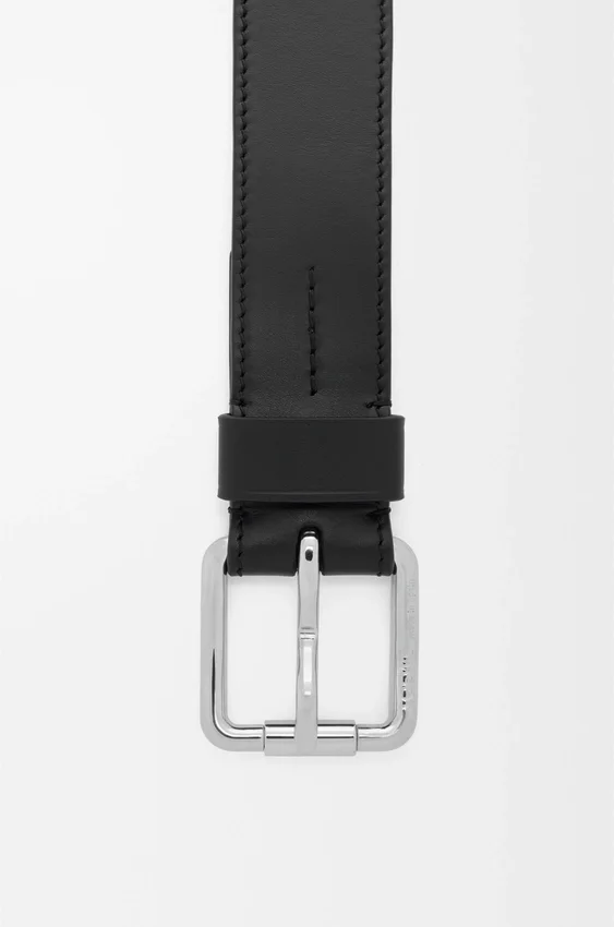 Pasek Roller Curve z błyszczącej, gładkiej skóry cielęcej Pasek Roller Curve z błyszczącej, gładkiej skóry cielęcej