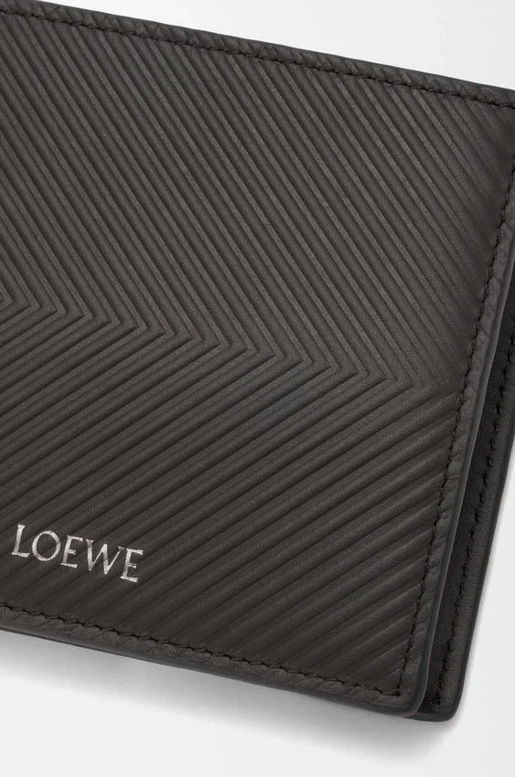 Portfel na monety typu bifold z teksturowanej klasycznej skóry cielęcej Portfel na monety typu bifold z teksturowanej klasycznej skóry cielęcej