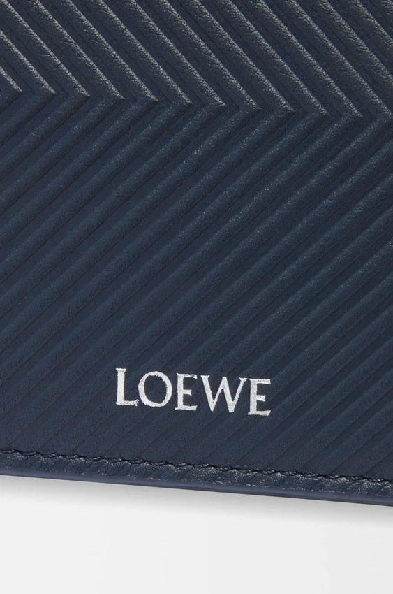 Portfel na monety typu bifold z teksturowanej klasycznej skóry cielęcej Portfel na monety typu bifold z teksturowanej klasycznej skóry cielęcej