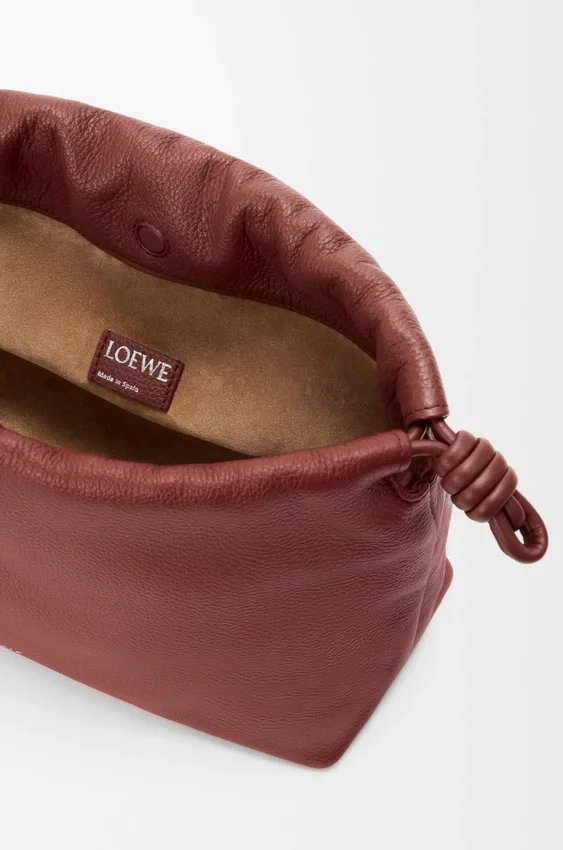 Średnia Flamenco Purse z drobnoziarnistej skóry cielęcej Średnia Flamenco Purse z drobnoziarnistej skóry cielęcej