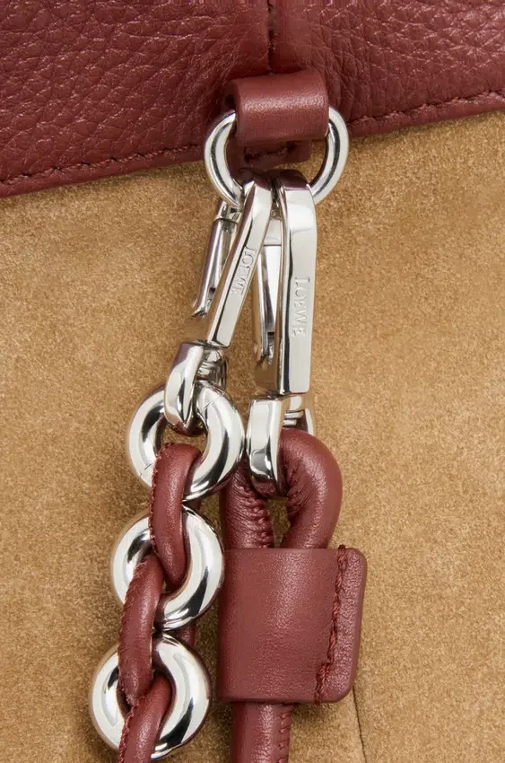 Średnia Flamenco Purse z drobnoziarnistej skóry cielęcej Średnia Flamenco Purse z drobnoziarnistej skóry cielęcej
