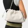 Średnia Flamenco Purse z drobnoziarnistej skóry cielęcej Średnia Flamenco Purse z drobnoziarnistej skóry cielęcej