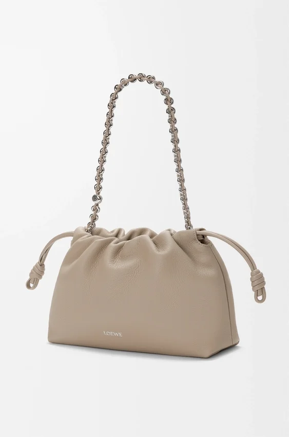 Średnia Flamenco Purse z drobnoziarnistej skóry cielęcej Średnia Flamenco Purse z drobnoziarnistej skóry cielęcej