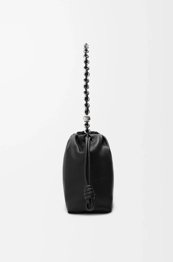 Średnia Flamenco Purse z drobnoziarnistej skóry cielęcej Średnia Flamenco Purse z drobnoziarnistej skóry cielęcej