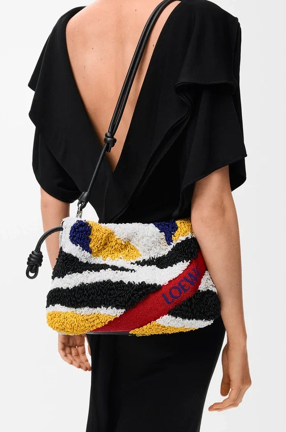 Średnia Flamenco Purse z haftowanej skóry nappa Średnia Flamenco Purse z haftowanej skóry nappa