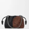 Średnia Flamenco Purse z koralikami w kształcie lwów, wykonana z płótna z koralikami i skóry cielęcej Średnia Flamenco Purse z koralikami w kształcie lwów, wykonana z płótna z koralikami i skóry cielęcej
