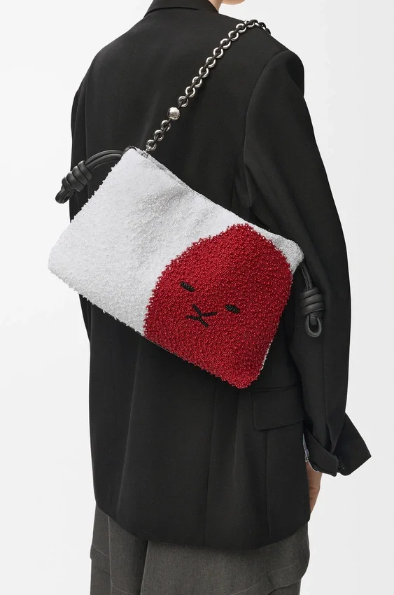 Średnia Flamenco Purse z koralikami w kształcie lwów, wykonana z płótna z koralikami i skóry cielęcej Średnia Flamenco Purse z koralikami w kształcie lwów, wykonana z płótna z koralikami i skóry cielęcej