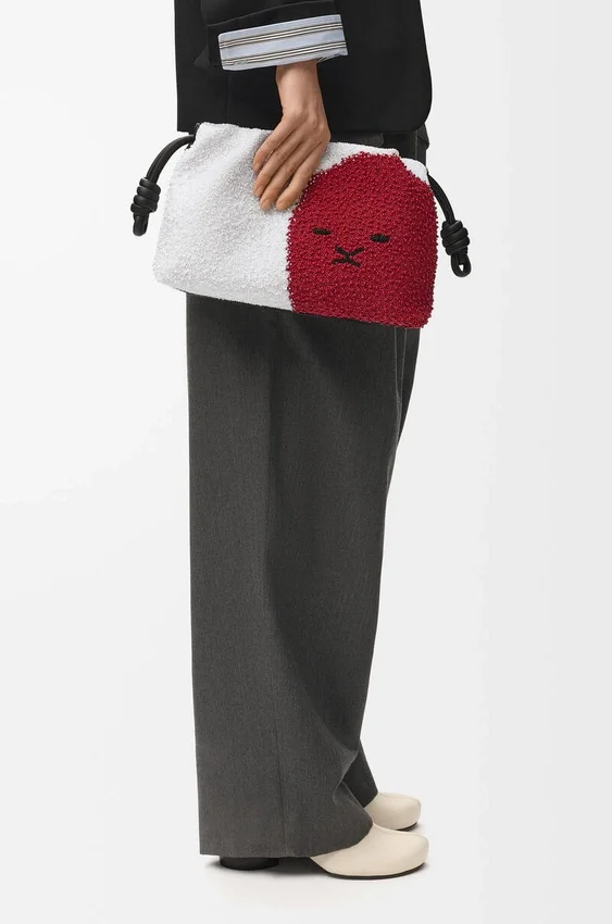 Średnia Flamenco Purse z koralikami w kształcie lwów, wykonana z płótna z koralikami i skóry cielęcej Średnia Flamenco Purse z koralikami w kształcie lwów, wykonana z płótna z koralikami i skóry cielęcej