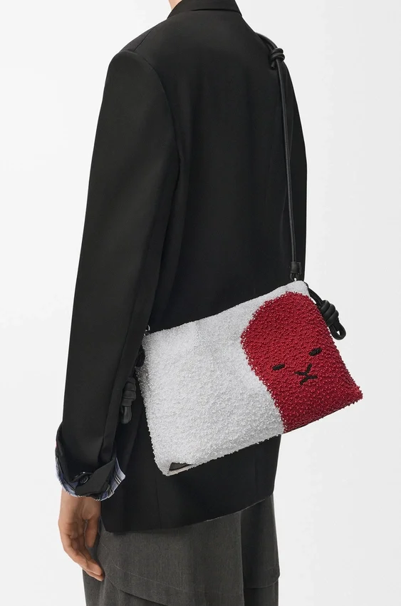 Średnia Flamenco Purse z koralikami w kształcie lwów, wykonana z płótna z koralikami i skóry cielęcej Średnia Flamenco Purse z koralikami w kształcie lwów, wykonana z płótna z koralikami i skóry cielęcej