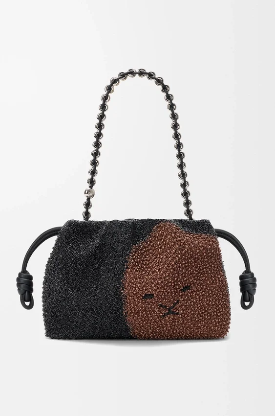 Średnia Flamenco Purse z koralikami w kształcie lwów, wykonana z płótna z koralikami i skóry cielęcej Średnia Flamenco Purse z koralikami w kształcie lwów, wykonana z płótna z koralikami i skóry cielęcej