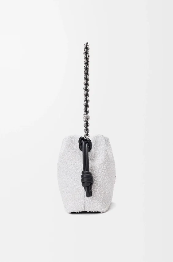 Średnia Flamenco Purse z koralikami w kształcie lwów, wykonana z płótna z koralikami i skóry cielęcej Średnia Flamenco Purse z koralikami w kształcie lwów, wykonana z płótna z koralikami i skóry cielęcej