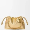 Średnia Flamenco Purse z laminowanej skóry jagnięcej Średnia Flamenco Purse z laminowanej skóry jagnięcej