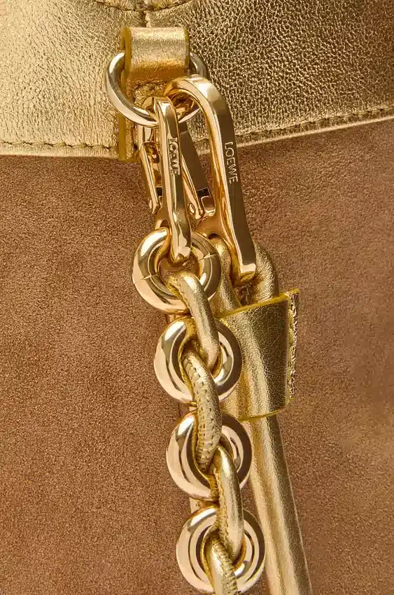 Średnia Flamenco Purse z laminowanej skóry jagnięcej Średnia Flamenco Purse z laminowanej skóry jagnięcej