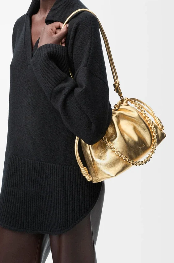 Średnia Flamenco Purse z laminowanej skóry jagnięcej Średnia Flamenco Purse z laminowanej skóry jagnięcej