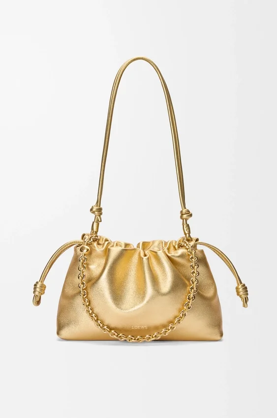 Średnia Flamenco Purse z laminowanej skóry jagnięcej Średnia Flamenco Purse z laminowanej skóry jagnięcej