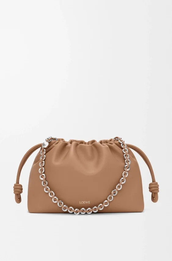 Średnia Flamenco Purse z miękkiej skóry jagnięcej typu nappa Średnia Flamenco Purse z miękkiej skóry jagnięcej typu nappa