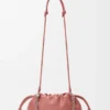 Średnia Flamenco Purse z miękkiej skóry jagnięcej typu nappa Średnia Flamenco Purse z miękkiej skóry jagnięcej typu nappa