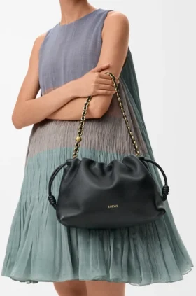Średnia Flamenco Purse z miękkiej skóry jagnięcej typu nappa