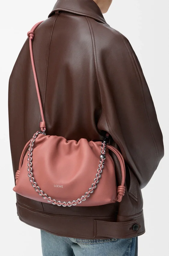 Średnia Flamenco Purse z miękkiej skóry jagnięcej typu nappa Średnia Flamenco Purse z miękkiej skóry jagnięcej typu nappa
