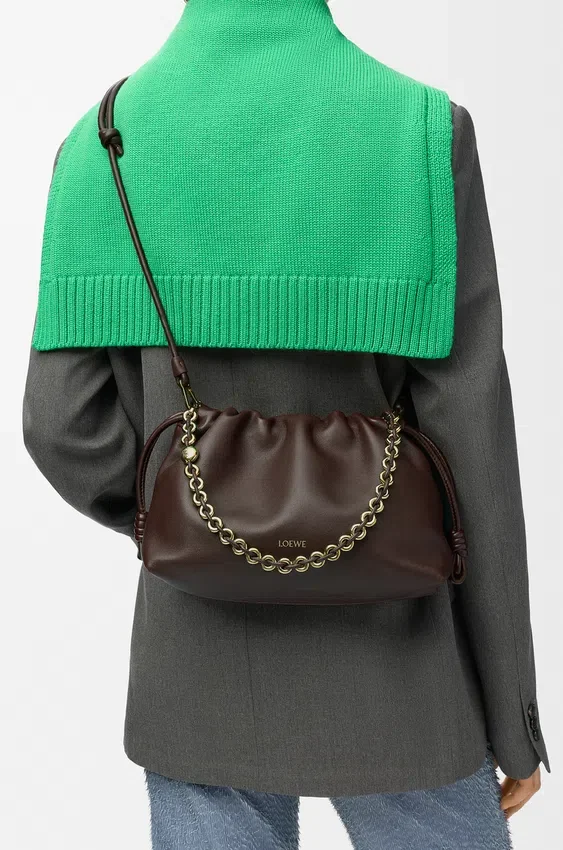 Średnia Flamenco Purse z miękkiej skóry jagnięcej typu nappa Średnia Flamenco Purse z miękkiej skóry jagnięcej typu nappa