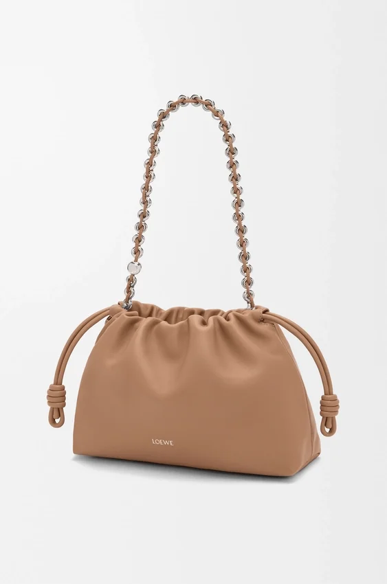 Średnia Flamenco Purse z miękkiej skóry jagnięcej typu nappa Średnia Flamenco Purse z miękkiej skóry jagnięcej typu nappa