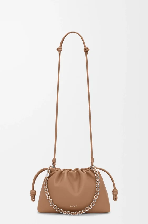 Średnia Flamenco Purse z miękkiej skóry jagnięcej typu nappa Średnia Flamenco Purse z miękkiej skóry jagnięcej typu nappa