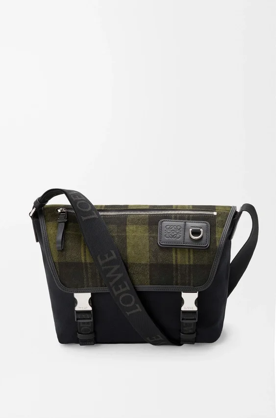 Średnia torba Flex Messenger z płótna i szczotkowanego zamszu Średnia torba Flex Messenger z płótna i szczotkowanego zamszu