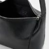 Średnia torba Loop Hobo z miękkiej, ziarnistej skóry cielęcej Średnia torba Loop Hobo z miękkiej, ziarnistej skóry cielęcej