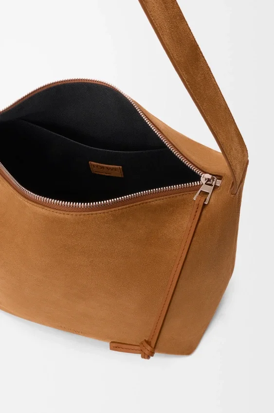 Średnia torba Loop Hobo z zamszowej skóry cielęcej Średnia torba Loop Hobo z zamszowej skóry cielęcej