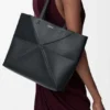 Średnia torba tote z poziomym zagięciem Puzzle Fold z miękkiej, ziarnistej skóry cielęcej Średnia torba tote z poziomym zagięciem Puzzle Fold z miękkiej, ziarnistej skóry cielęcej