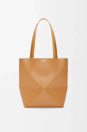 Średnia torba typu „Puzzle Fold” z błyszczącej skóry cielęcej