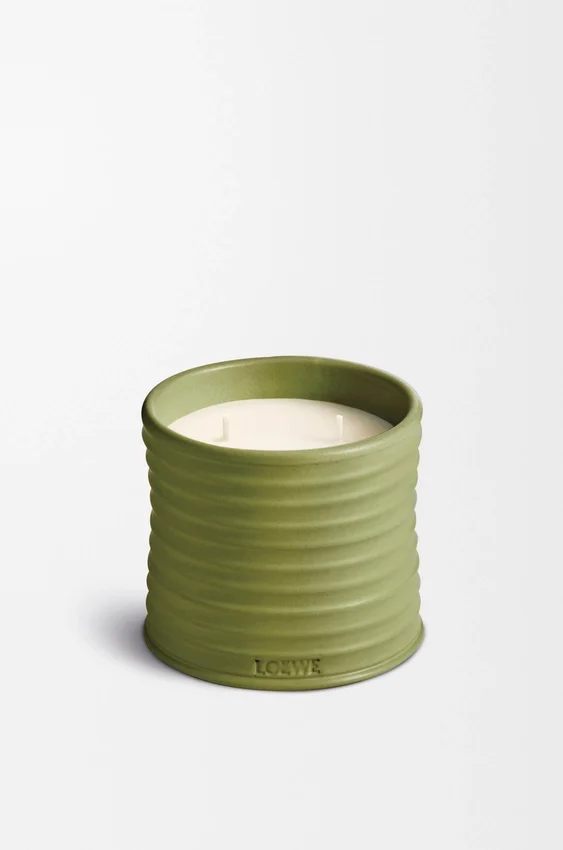 Średnia świeca o zapachu pistacji Średnia świeca o zapachu pistacji