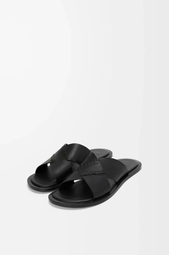 Sandały typu slide Flex z krzyżującymi się paskami z cielęcej skóry garbowanej roślinnie Sandały typu slide Flex z krzyżującymi się paskami z cielęcej skóry garbowanej roślinnie