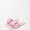 Sandały typu slide z motywem origami z jagnięcej skóry Sandały typu slide z motywem origami z jagnięcej skóry