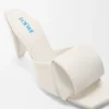 Sandały typu slide z motywem origami z jagnięcej skóry Sandały typu slide z motywem origami z jagnięcej skóry