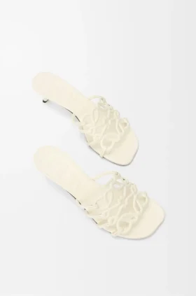 Sandały typu slide z motywem „Petal Anagram” z miękkiej skóry cielęcej Sandały typu slide z motywem „Petal Anagram” z miękkiej skóry cielęcej