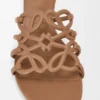 Sandały typu slide z motywem „Petal Anagram” z miękkiej skóry cielęcej Sandały typu slide z motywem „Petal Anagram” z miękkiej skóry cielęcej