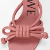 Sandały z węzłem „Flamenco” z jagnięcej skóry Sandały z węzłem „Flamenco” z jagnięcej skóry