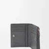 Smukły, kompaktowy portfel Puzzle z miękkiej, ziarnistej skóry cielęcej Smukły, kompaktowy portfel Puzzle z miękkiej, ziarnistej skóry cielęcej