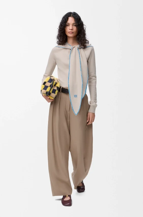 Sweter-szalik z wełny Sweter-szalik z wełny