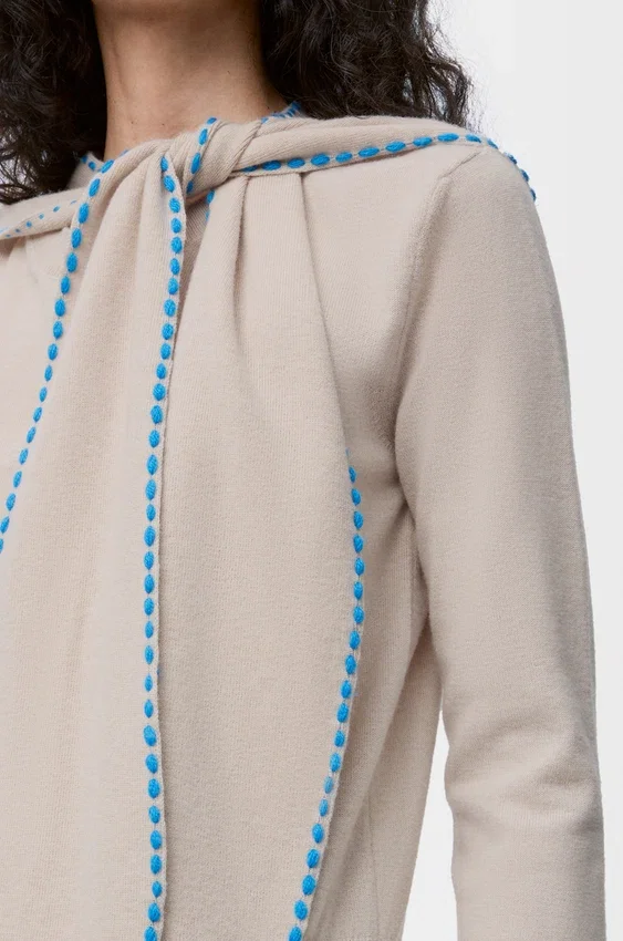 Sweter-szalik z wełny Sweter-szalik z wełny